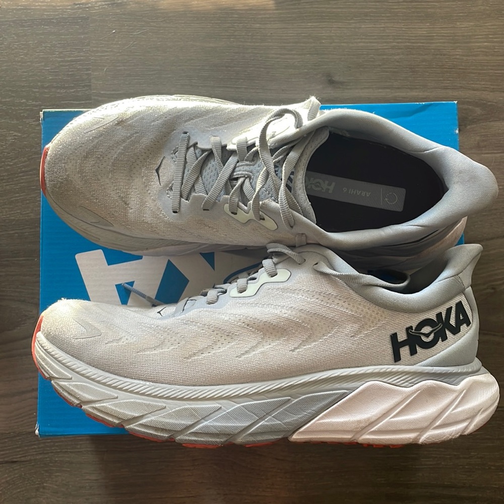 Hoka Arahi 6
